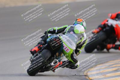 media/Dec-17-2022-SoCal Trackdays (Sat) [[224abd9271]]/Turn 10 Backside (120pm)/